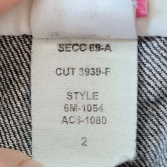 Liz Lange Maternity Capri Jeans Size 2 - Picture 10 of 10